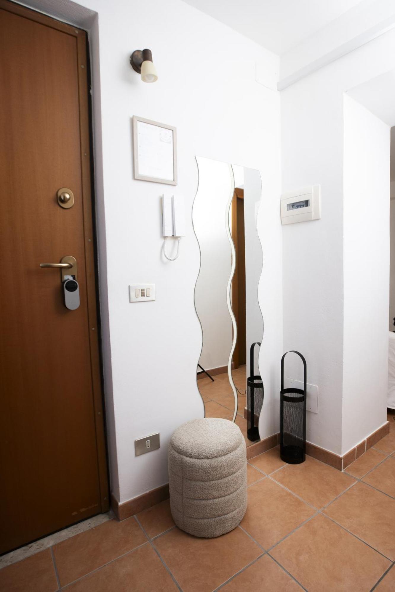Montesanto 13 Apartment